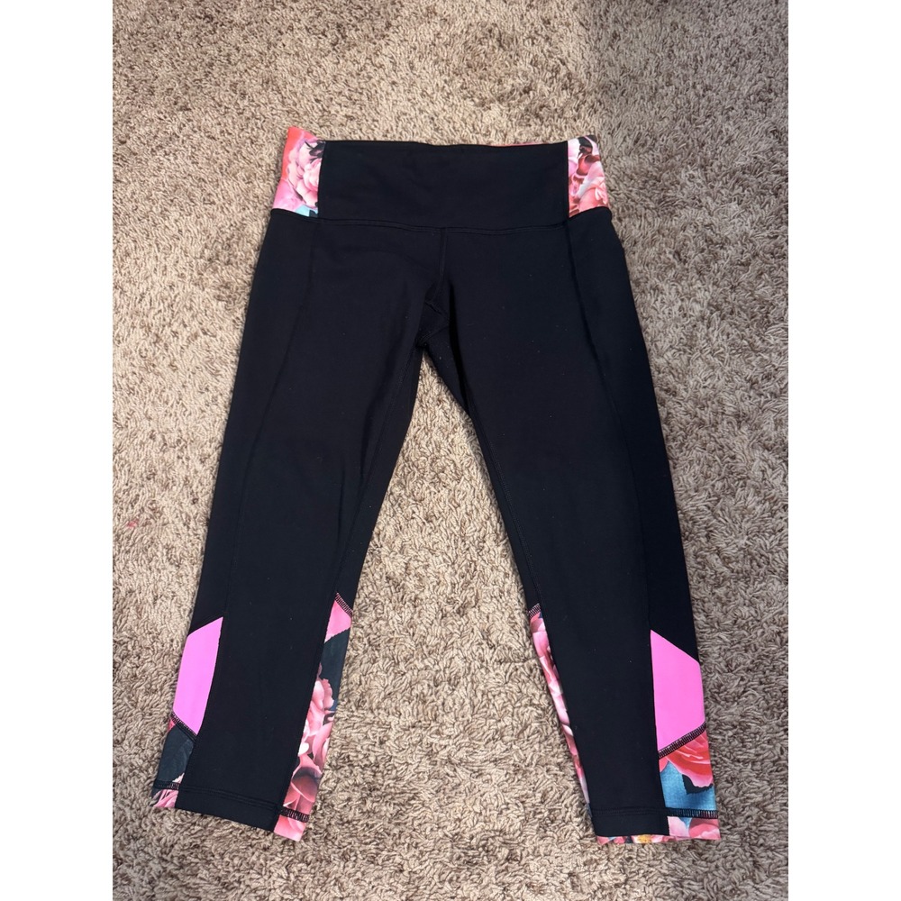 Lululemon Black Pink Floral Cropped Leggings Fits Women's XS